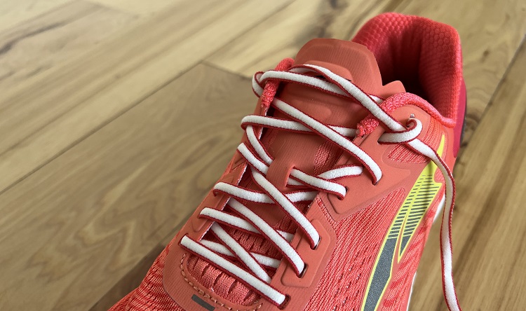 How to Lace Running Shoes (8 Variations for Common Problems)