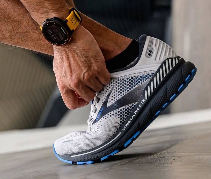 Brooks Ghost Vs Brooks Adrenaline Shoe Comparison