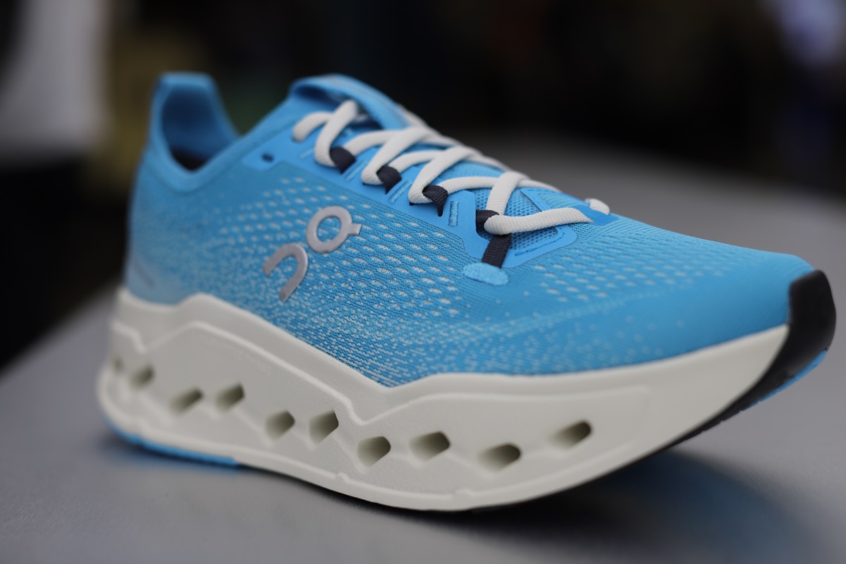 Cloudsurfer ON running  重さ 330g M7.5 Men's Cloudsurfer | Black | On United States