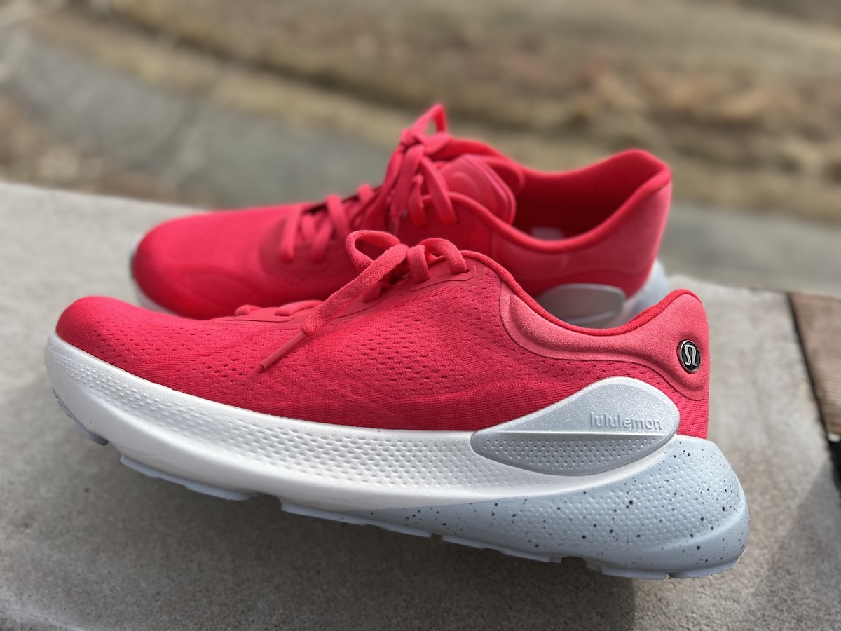 Lululemon Beyondfeel Review | Easy 3 Winner - RunToTheFinish