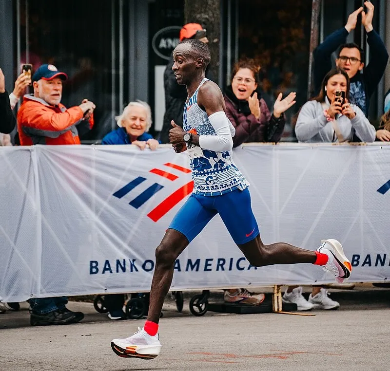 fastest men's marathon time