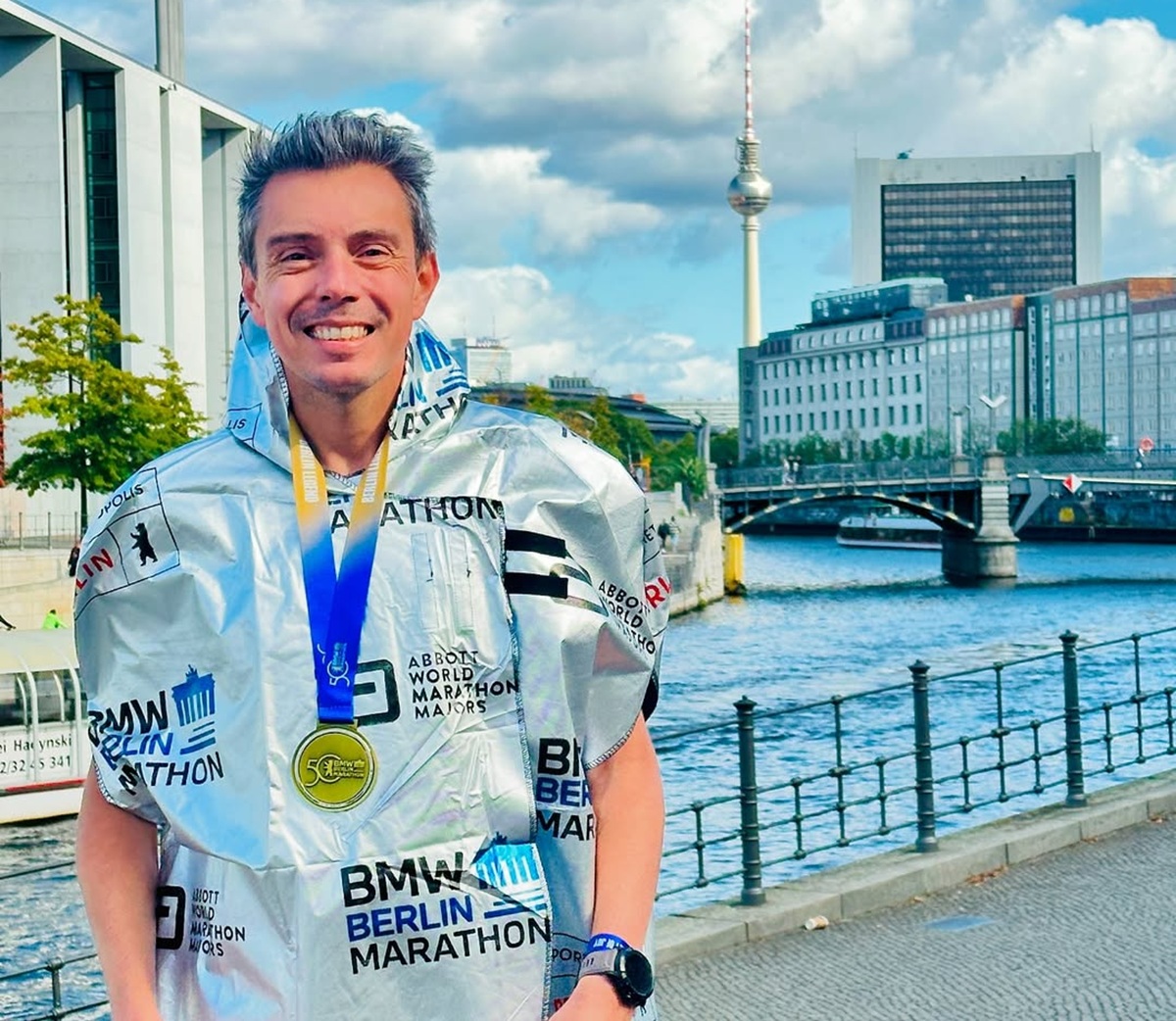 berlin marathon poncho