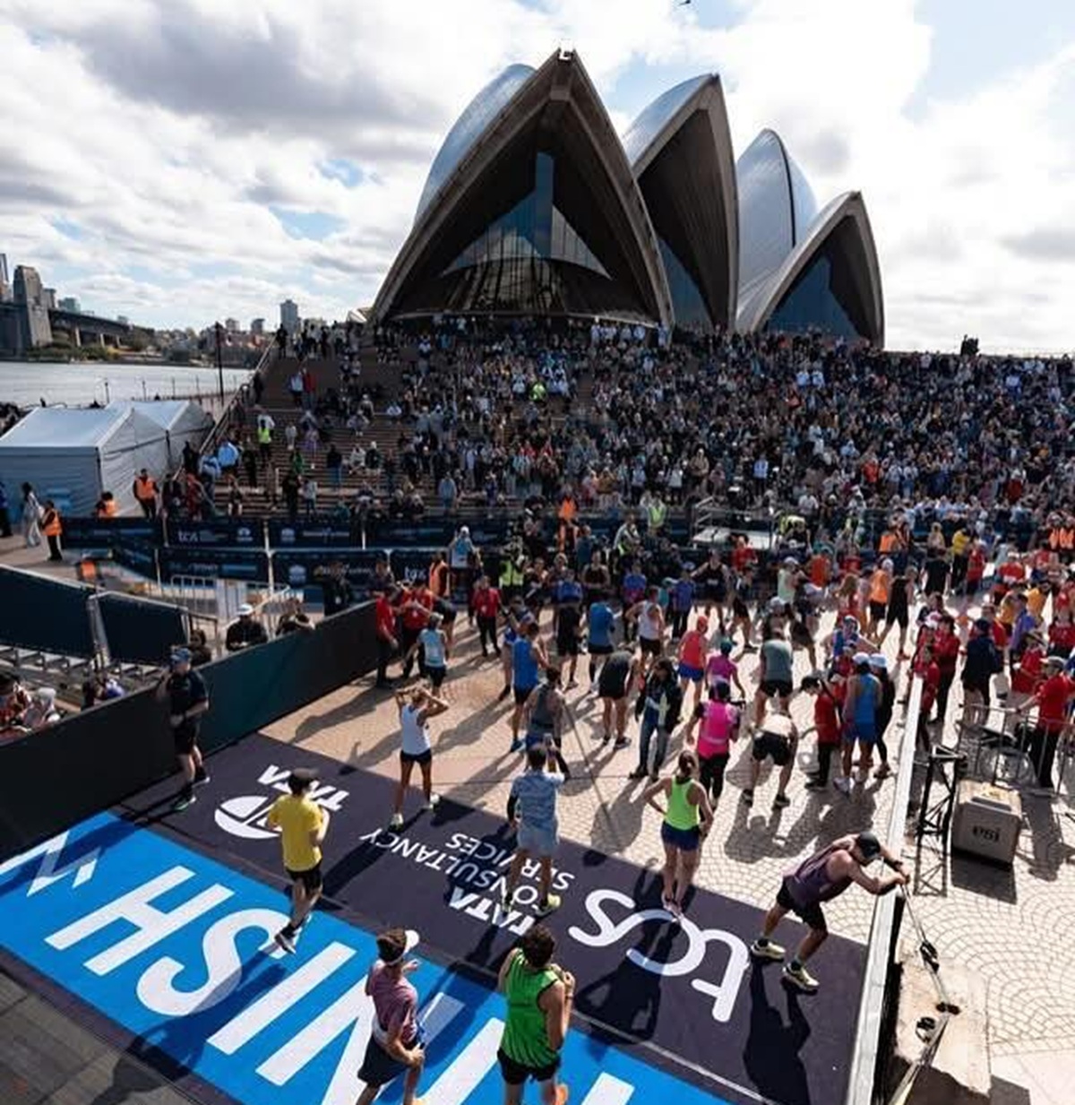 sydney marathon finish