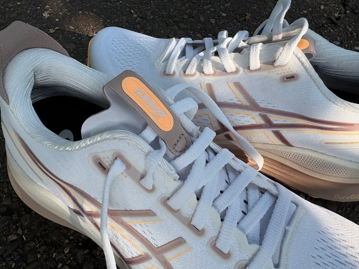 ASICS Gel Kayano 32 Heel Collar