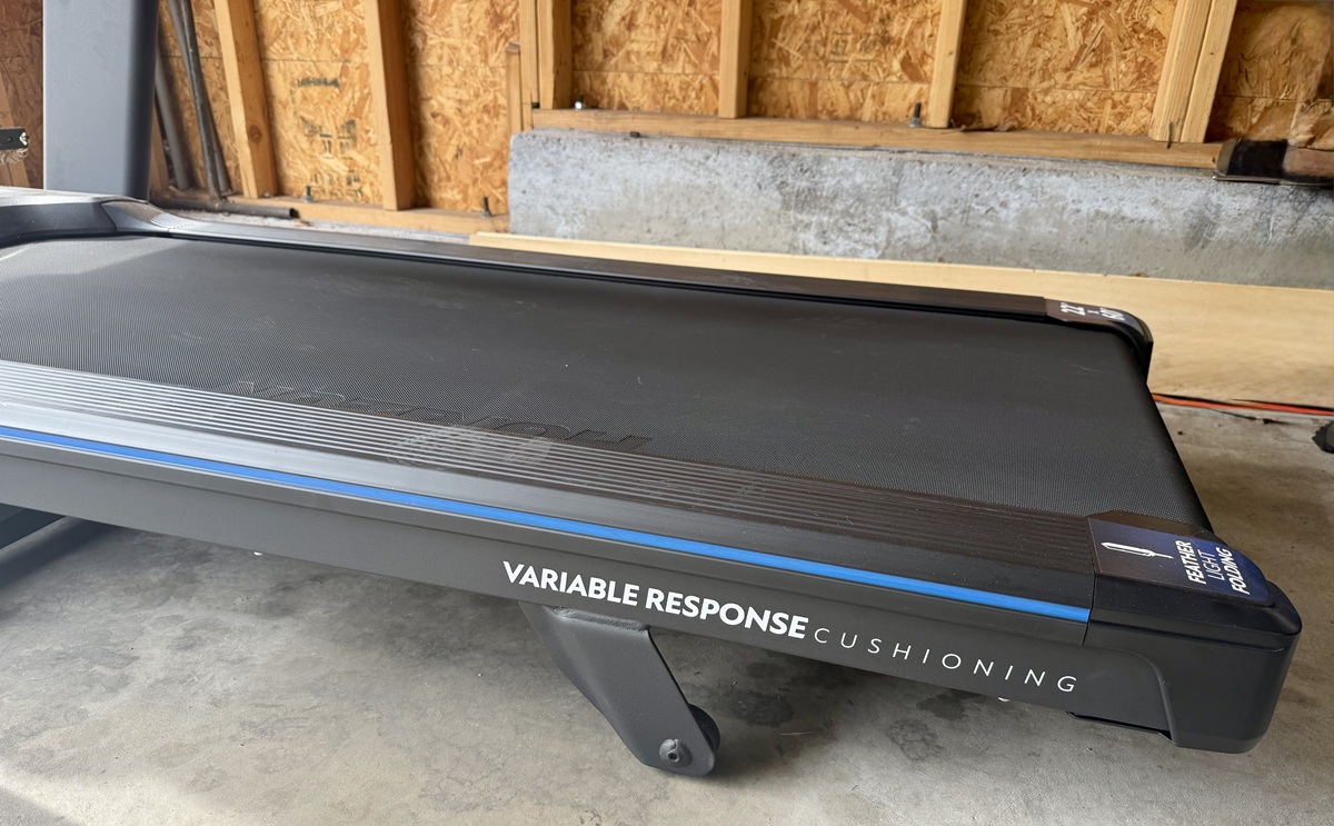 Horizon 7.4 treadmill deck