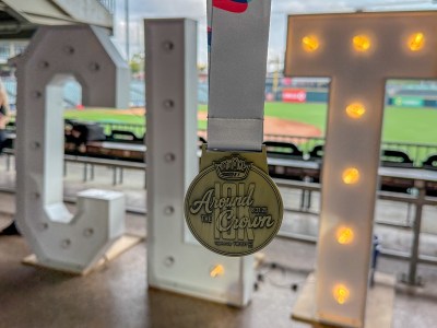 Around the crown medal