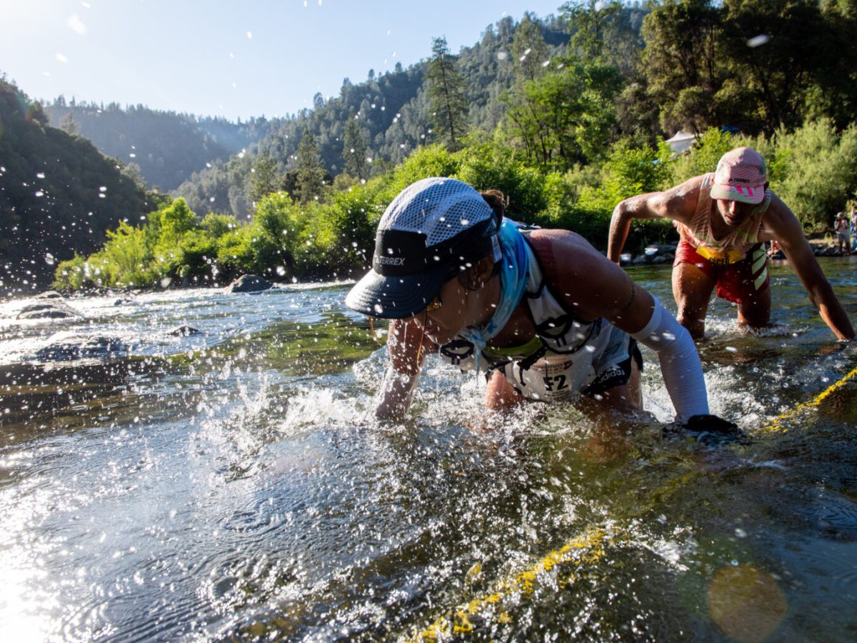 ultramarathoners crossing the american river