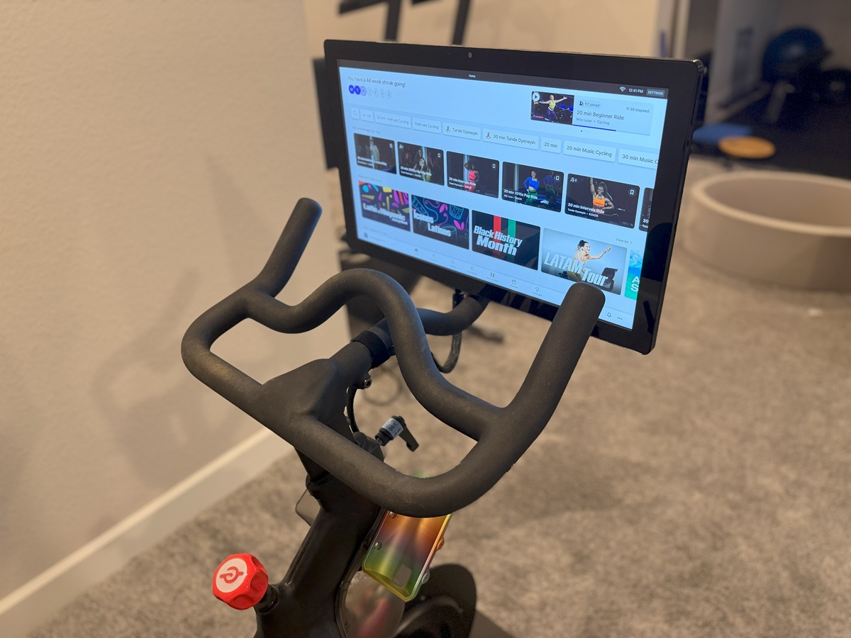 peloton bike screen