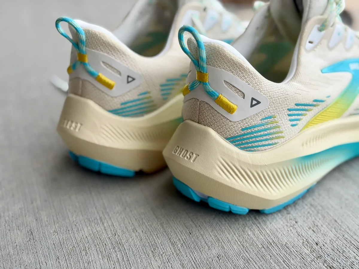 Brooks Ghost Trail Gaiter Hooks