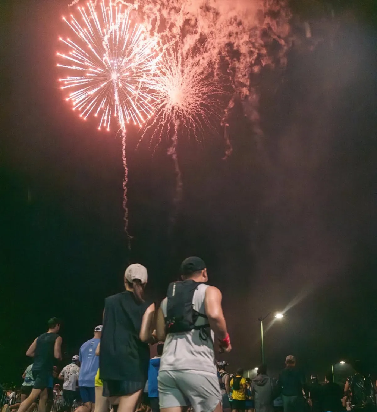 honolulu marathon start with fireworks