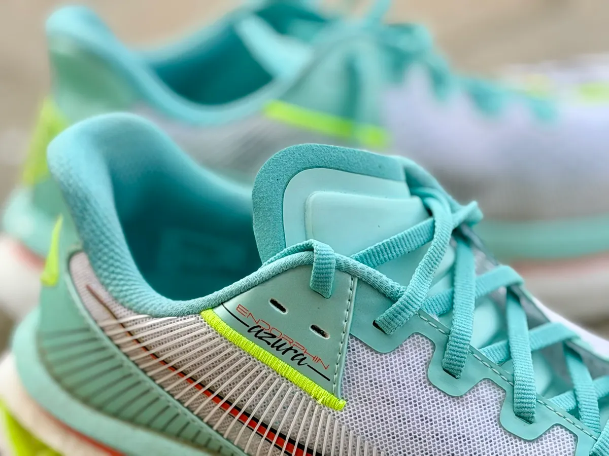 saucony azura lacing