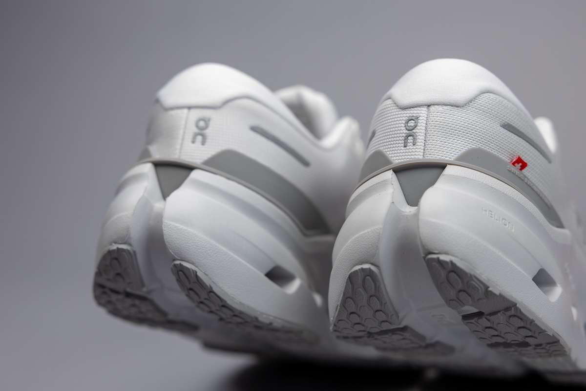 ON CLOUD RUNNER 3 Heel