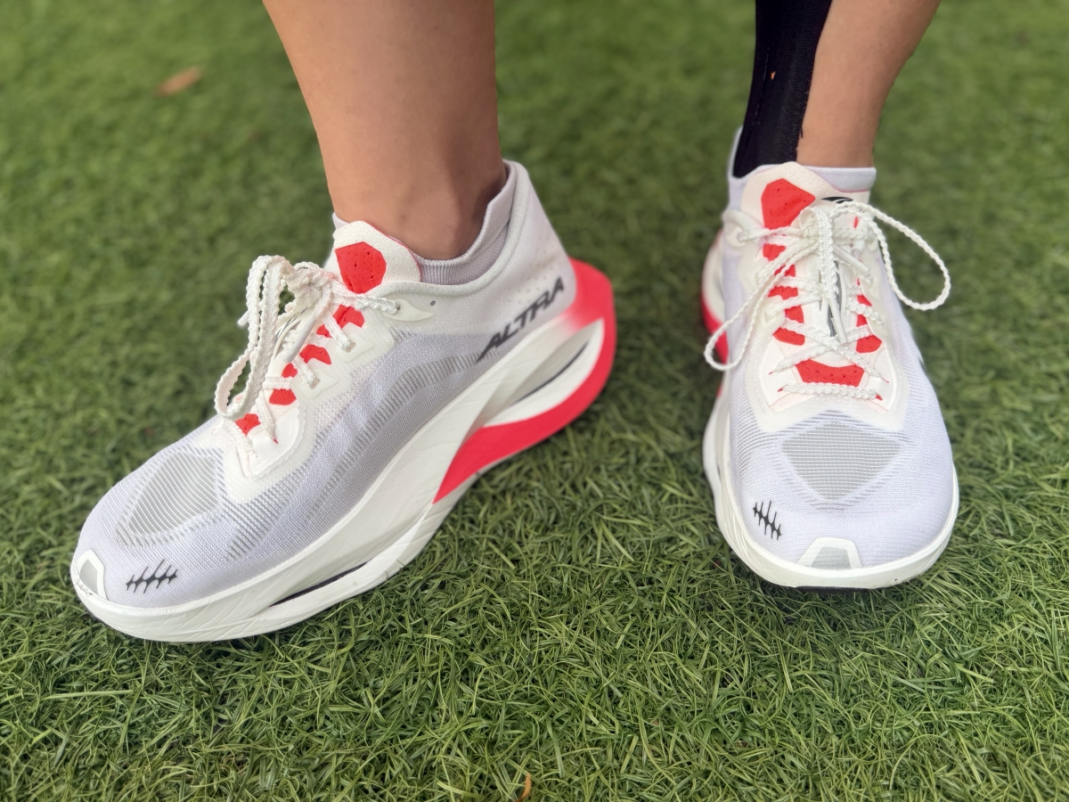 Altra-Vanish-Carbon-3-Wearing-Shoes.jpg 
